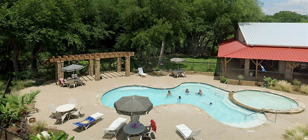 Rustic Creek Ranch Resort At North Jellystone Park Burleson Buitenkant foto